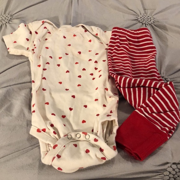 Hanna Andersson 2 piece valentine set - Picture 2 of 5